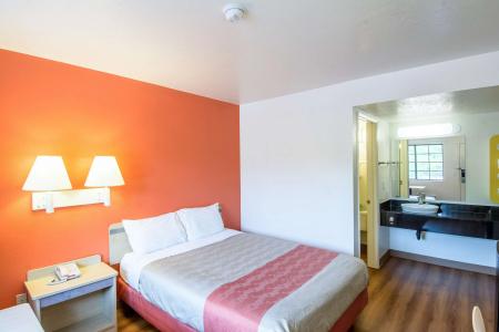 Motel 6 Redding, CA - North - 29