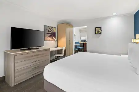 SureStay by Best Western Santa Monica - 62