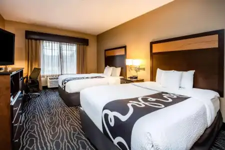 La Quinta Inn & Suites by Wyndham Eugene - 4