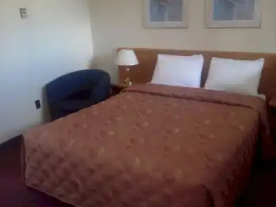 Trunk Road Motel - 12