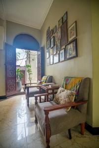 Stonetown View Inn - 11