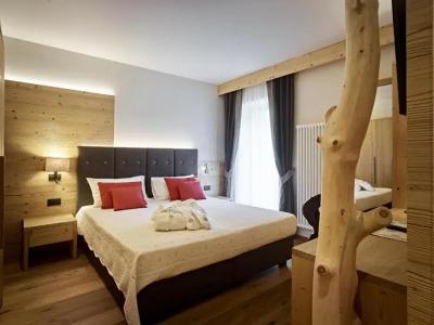 Belvedere & Paradise Club Center - 39