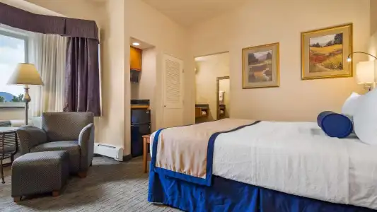 Best Western Plus Silver Saddle Inn - 66