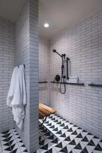 Thompson Austin, by Hyatt - 12