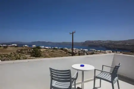 Thira's Dolphin - 86