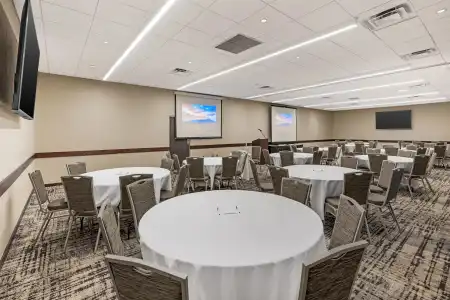 Best Western Plus GranTree Inn - 34
