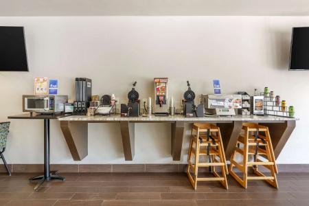 Best Western Naples Plaza - 11