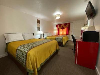 Motel West - 33