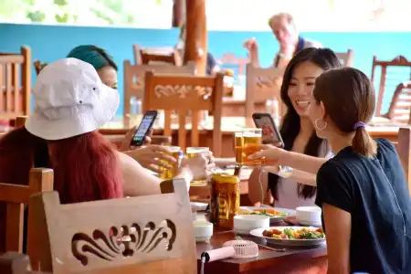 Hungry Lion Resort and Restaurant - 16
