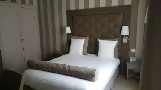 Hôtel Saint Cyr Etoile - 138