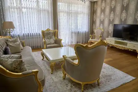 Monday Royal Apart - 129