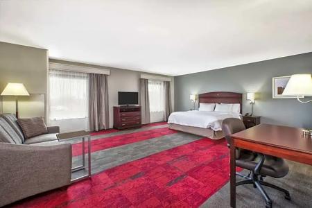 Hampton Inn & Suites Madison West - 54