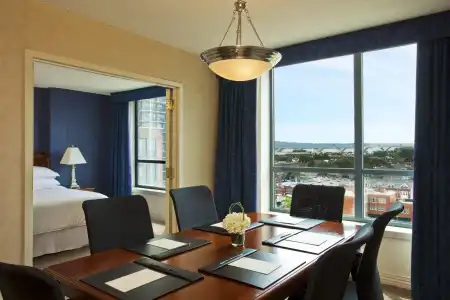 Sheraton Suites Old Town Alexandria - 1