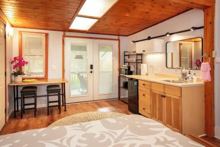 Aloha Junction Bed and Breakfast -Minutes Away from Hawaii Volcanoes National Park - 86