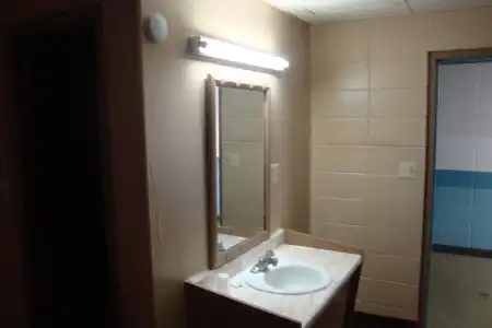 Economy Inn - 13