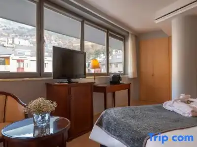 Hesperia Andorra - 94