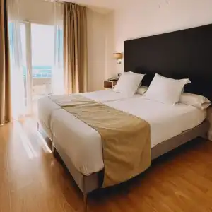 Fay Victoria Beach - 41