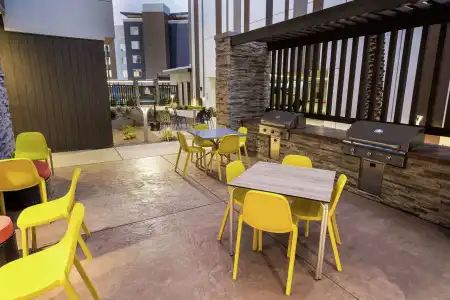 Home2 Suites by Hilton Las Vegas Stadium District - 18