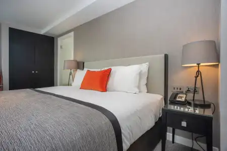 Ten Hill Place - 4