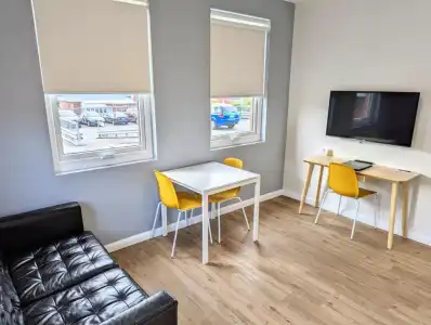 Mayfair Plaza Motel - 126