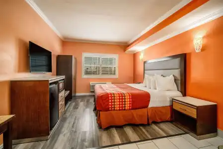 Rodeway Inn & Suites Pasadena - 15