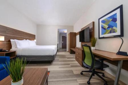 Holiday Inn Express & Suites St. Petersburg - Madeira Beach by IHG - 56