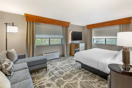 Best Western Plus GranTree Inn - 128