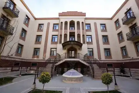 Zargaron Plaza - 74