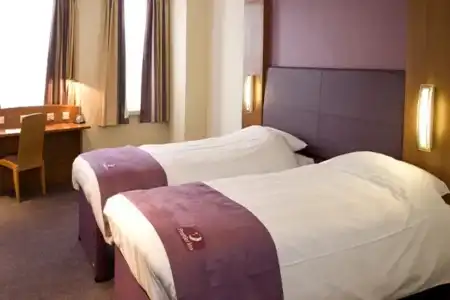 Premier Inn Manchester - Prestwich - 3