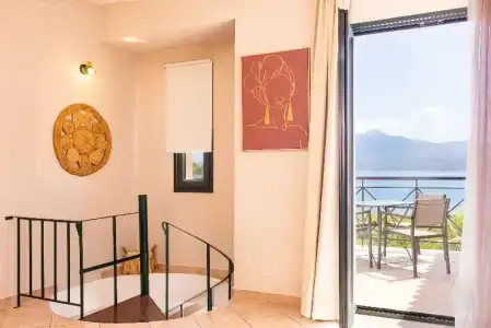 Nisea Samos - 55