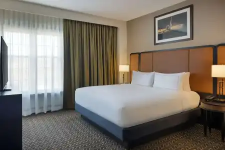 DoubleTree Suites by Hilton Lexington - 86