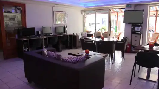 Acropolis Apartments - 18