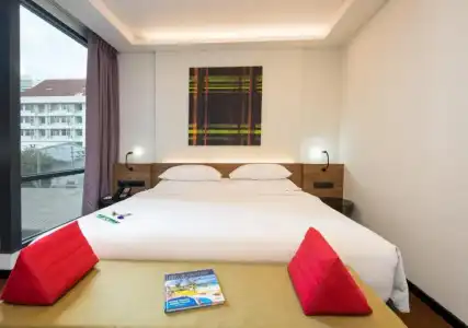 RakYim Siam Sukhumvit 15 - 55