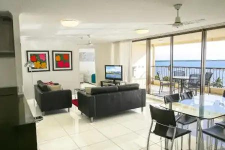 Cairns Aquarius - 111
