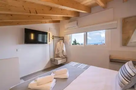 Mirablue Luxury Residences - 102