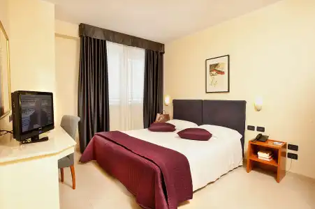 Best Western Blu Roma - 40