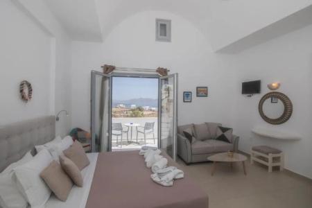 Thira's Dolphin - 121