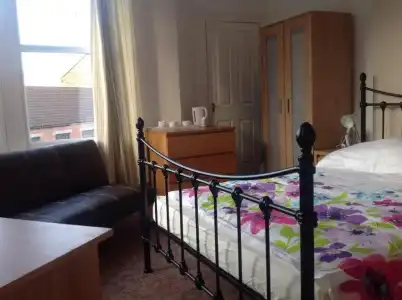 Clift Guest House - 38