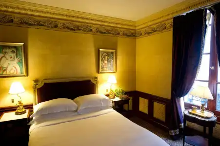 L'Hotel - 40