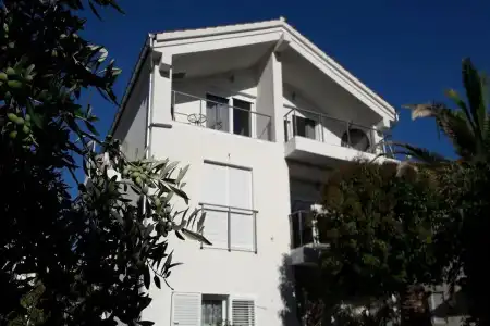 Refresh Boutique Apartments - 0