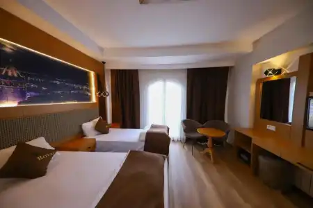 Ruby Royal - 6