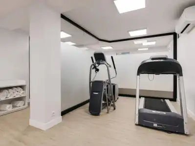 LATROUPE Grand Place Hostel - 2