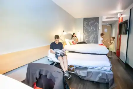 ibis Bourges - 50