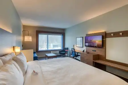 Holiday Inn Express & Suites Charlotte - South End by IHG - 82