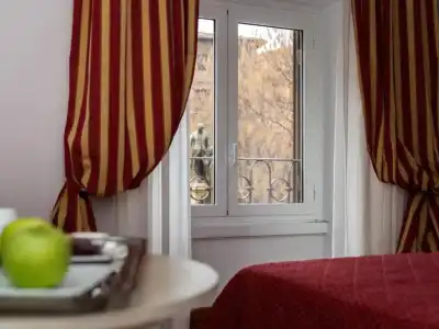 Inn Rome Rooms & Suites - 11