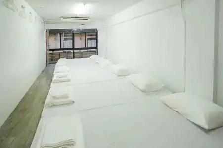 The Port Hostel - 18