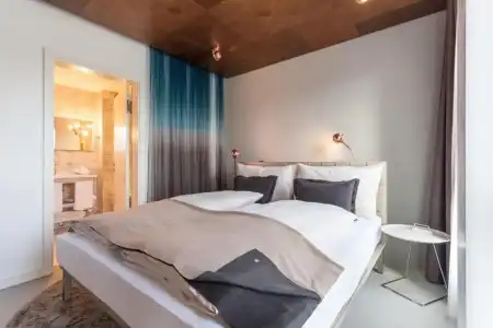 EMA House Suites - 38