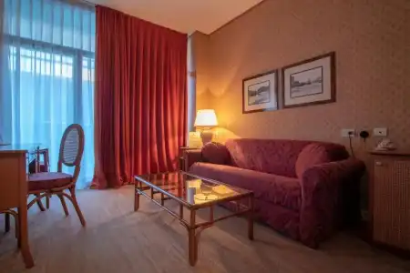 Grand Astoria - 80