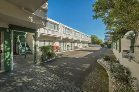 Legends Motel - 12