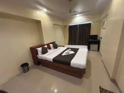 Lucky Goregaon - 32